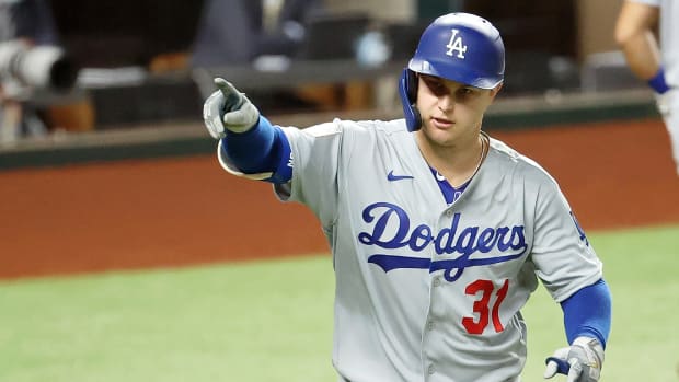 Former Dodgers outfielder Joc Pederson is reportedly signing with the Cubs.